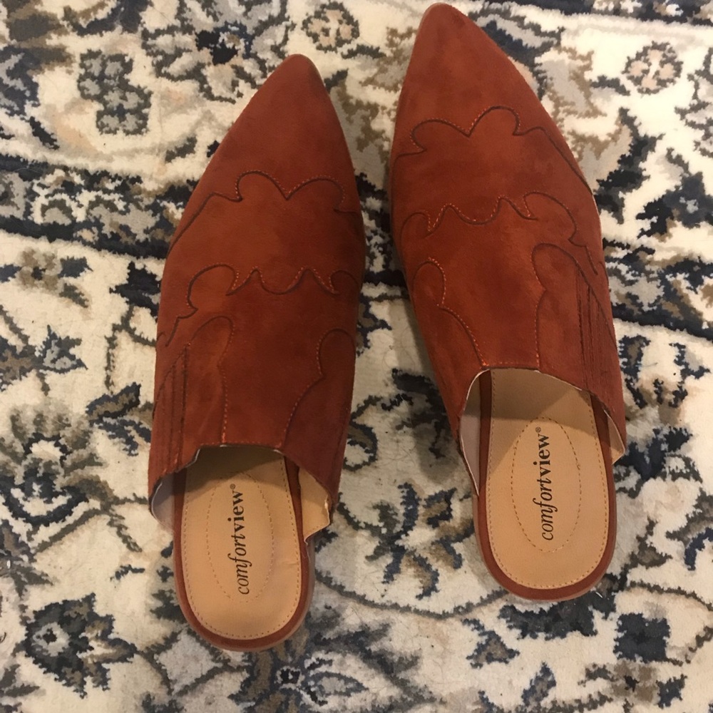 Comfortview brown mules